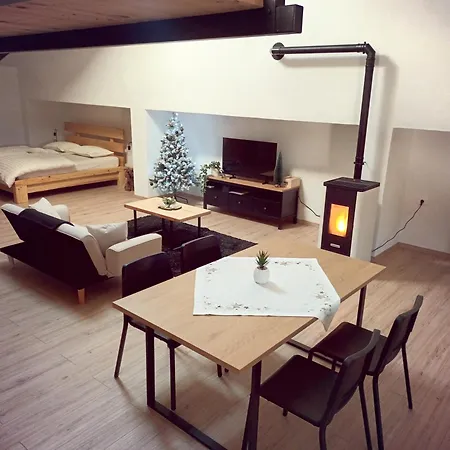 Horse Whispering Ranch Apartma * Ilirska Bistrica